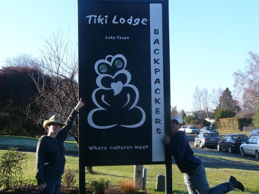 Tiki Lodge Backpackers Taupomeer Kamer foto